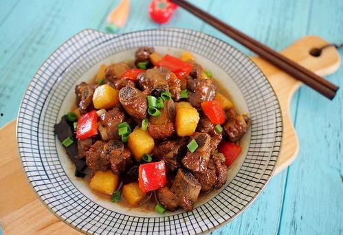 土豆红烧排骨视频,土豆红烧排骨，色香味俱全的烹饪教程